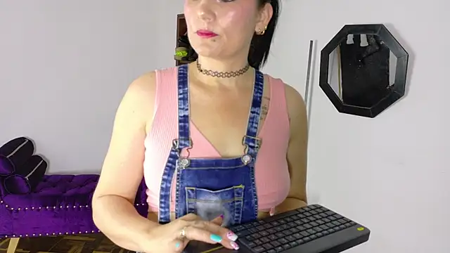 Scarlet Hiit online show from June 2, 4:03 am