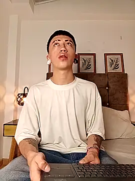 Yoshua Smith online show from March 18, 1:14 pm