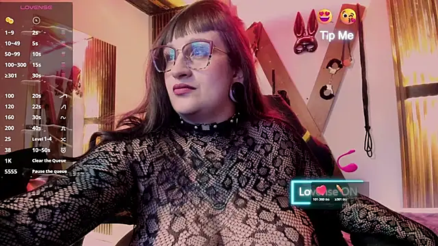 Snapshot of Violett_8 chatting on June 19, 5:56 am Violett 8 online show from June 19, 5:56 am