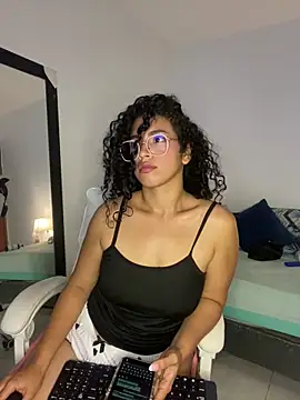 Luciianita lov199 online show from April 28, 3:00 am