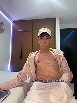 Snapshot of Milo_Gunnar chatting on April 10, 9:30 pm Milo Gunnar online show from April 10, 9:30 pm