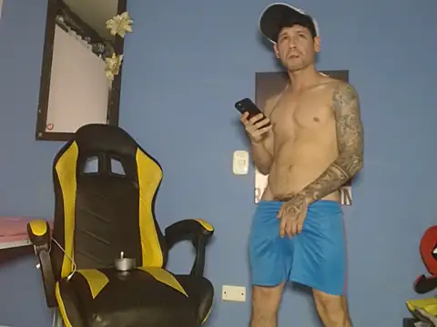 ricardo big cock online show from April 7, 10:20 pm