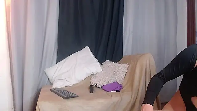 Astrid Porno online show from May 28, 8:39 pm