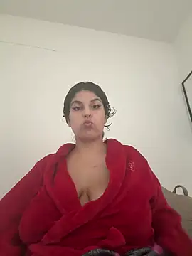 Yasminebbyxx online show from July 10, 12:48 am