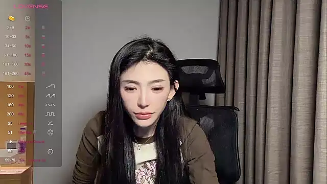 Snapshot of kiki-12 chatting on April 8, 11:48 pm kiki-12 online show from April 8, 11:48 pm