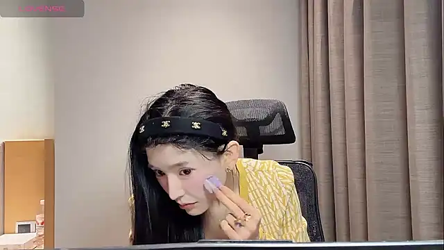 Snapshot of kiki-12 chatting on April 9, 11:54 pm kiki-12 online show from April 9, 11:54 pm