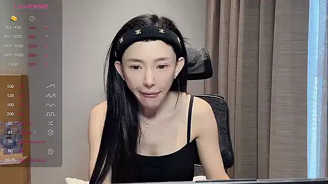 Snapshot of kiki-12 chatting on April 16, 3:29 am kiki-12 online show from April 16, 3:29 am