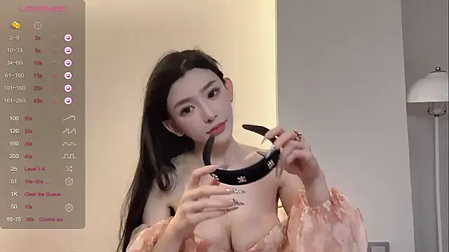 Snapshot of kiki-12 chatting on April 28, 11:59 am kiki-12 online show from April 28, 11:59 am