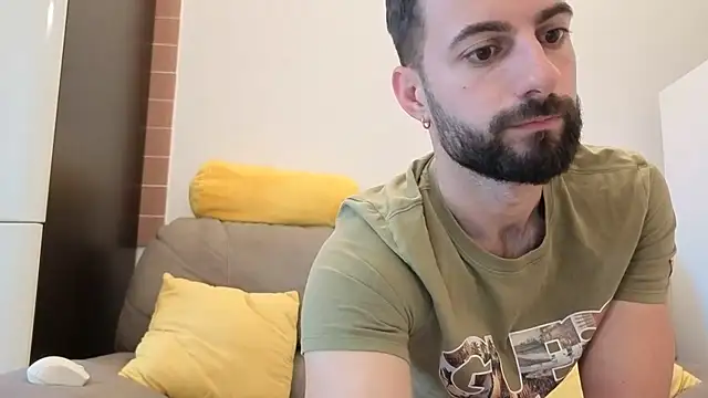 AmicisegretiITA online show from April 23, 5:30 am