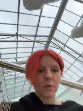 NinaParri online show from May 6, 3:46 am