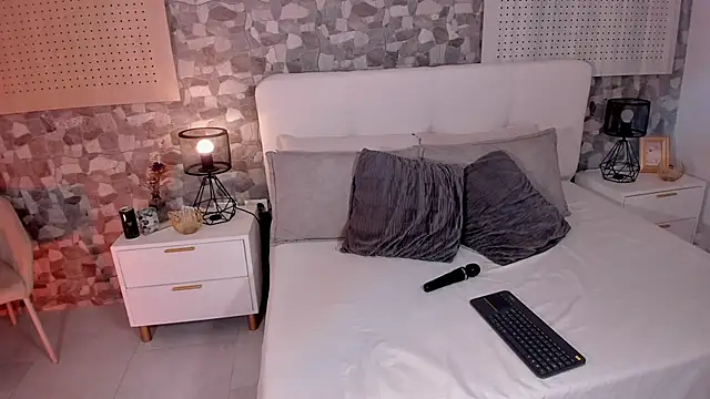 Snapshot of violeta_hills_ chatting on May 30, 3:09 pm violeta hills online show from May 30, 3:09 pm