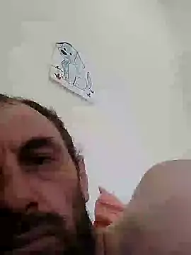 Snapshot of EmeritusMaker chatting on June 15, 9:22 am EmeritusMaker online show from June 15, 9:22 am