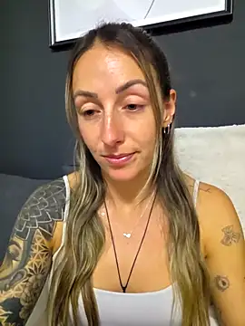 NicoleKaiser online show from May 6, 6:35 pm