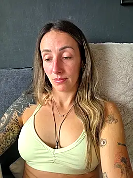 NicoleKaiser online show from May 10, 8:08 am