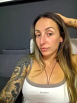NicoleKaiser online show from May 11, 7:11 pm