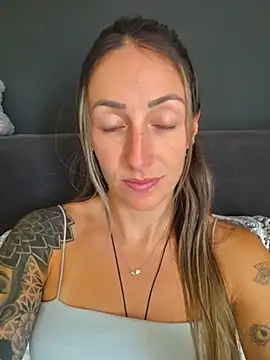 NicoleKaiser online show from June 12, 10:03 am