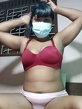Snapshot of honeyi_babe chatting on May 7, 6:24 pm honeyi babe online show from May 7, 6:24 pm
