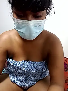 Snapshot of honeyi_babe chatting on June 17, 7:48 pm honeyi babe online show from June 17, 7:48 pm