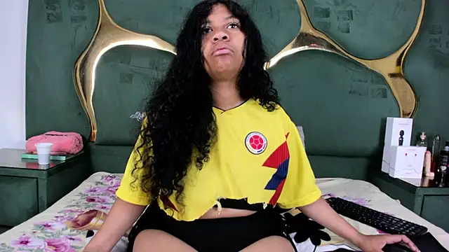 Snapshot of taty_sexxx chatting on July 4, 2:56 pm taty sexxx online show from July 4, 2:56 pm