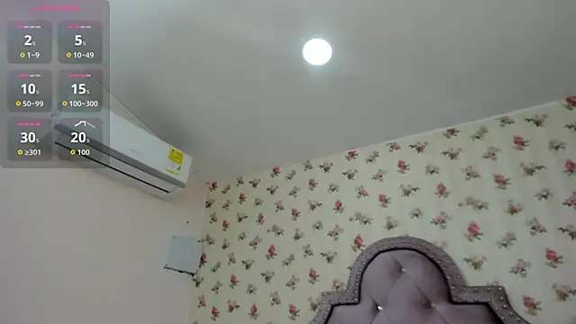 Snapshot of crystal_watson0 chatting on May 20, 1:06 pm crystal watson0 online show from May 20, 1:06 pm
