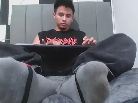 adonis latin 19 online show from April 29, 7:53 pm