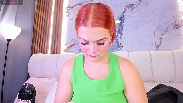 melanieklaus2 online show from May 26, 3:35 am