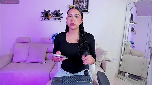april smiith1 online show from May 4, 12:23 pm