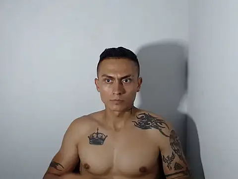 Snapshot of Latinos9882 chatting on March 27, 10:20 pm Latinos9882 online show from March 27, 10:20 pm