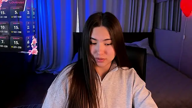 Snapshot of IceIcebabe_ chatting on May 24, 1:10 am IceIcebabe online show from May 24, 1:10 am