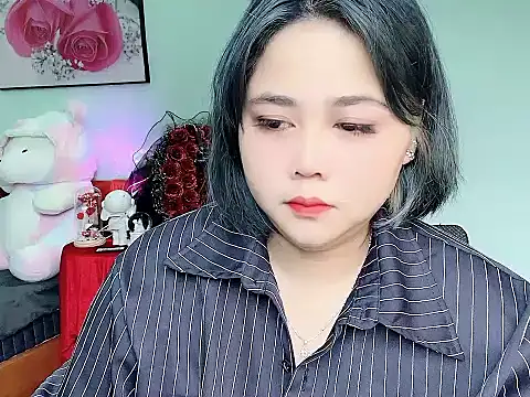 Snapshot of Nhanlu009 chatting on May 4, 11:56 pm Nhanlu009 online show from May 4, 11:56 pm