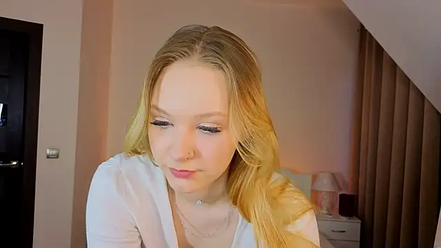 StaceyyJones online show from April 23, 12:40 pm