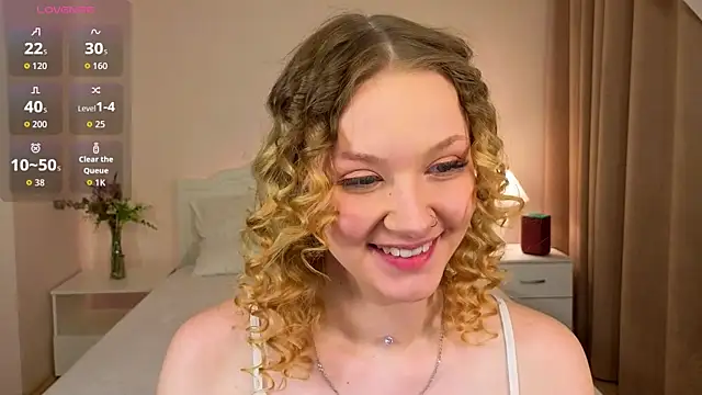 Snapshot of StaceyyJones chatting on May 11, 2:45 pm StaceyyJones online show from May 11, 2:45 pm
