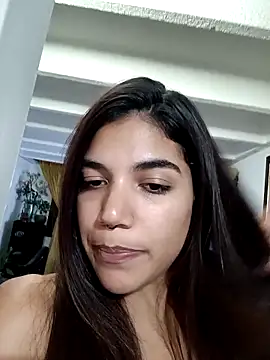 Snapshot of isabellahofmann chatting on May 6, 1:14 am isabellahofmann online show from May 6, 1:14 am