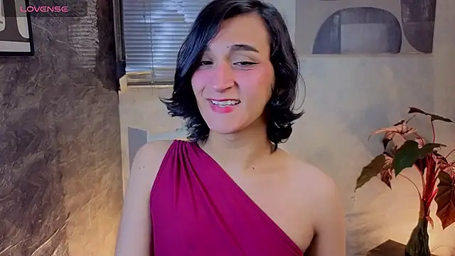 Zoee Kiss  online show from May 3, 4:40 am