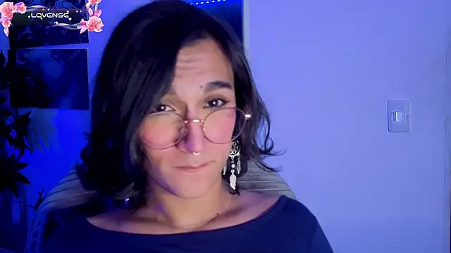 Zoee Kiss  online show from May 29, 4:32 am