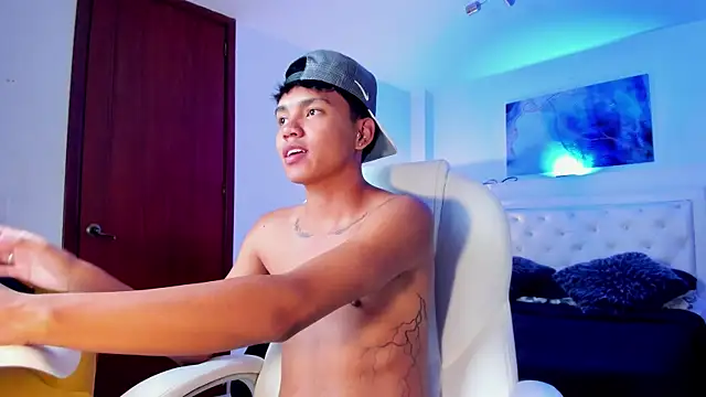 thiagosterling online show from May 1, 6:56 pm