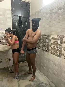 couple-new online show from April 18, 11:36 am