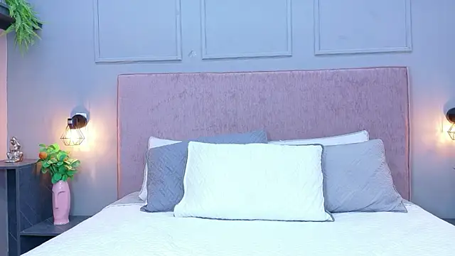 Ariana Mold online show from April 25, 2:36 am