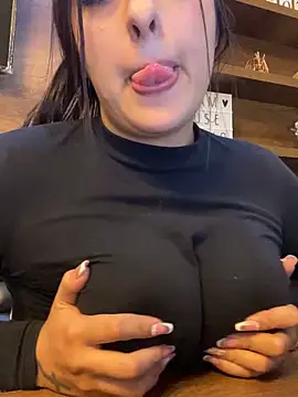 emiiross online show from April 20, 3:20 am