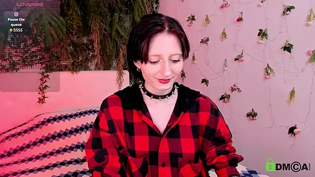 Kira  Cutie online show from June 11, 8:18 pm