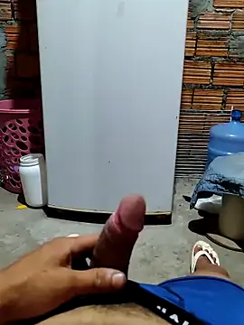 Snapshot of zoi2324 chatting on March 20, 4:50 am zoi2324 online show from March 20, 4:50 am