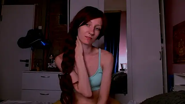 Snapshot of bzzz_bzzz chatting on June 11, 12:32 am bzzz bzzz online show from June 11, 12:32 am