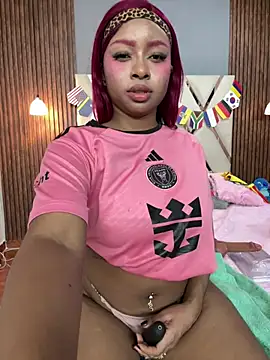 Snapshot of Kloe_rousse01 chatting on June 27, 9:36 am Kloe rousse01 online show from June 27, 9:36 am