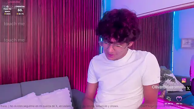 Snapshot of Oliver20__ chatting on June 12, 8:30 pm Oliver20 online show from June 12, 8:30 pm