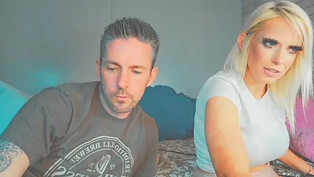 SkylarrGrey online show from May 16, 3:47 am
