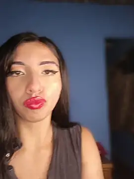 dulce soph online show from March 29, 5:51 am