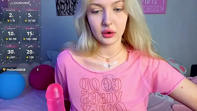 BlondieSummer online show from June 12, 6:18 pm