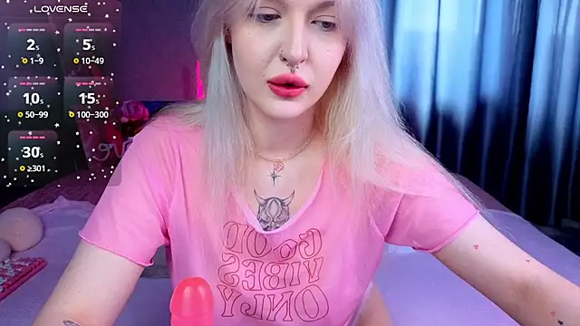 BlondieSummer online show from July 26, 9:27 am