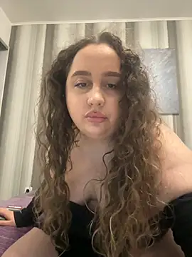 Snapshot of CurlyMaddie chatting on March 24, 7:08 pm CurlyMaddie online show from March 24, 7:08 pm