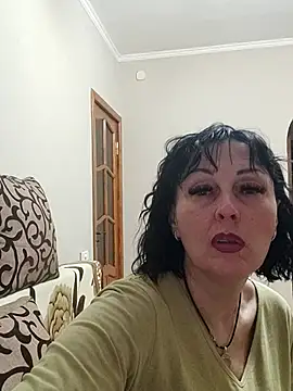 HelgaDennis online show from April 27, 7:01 pm